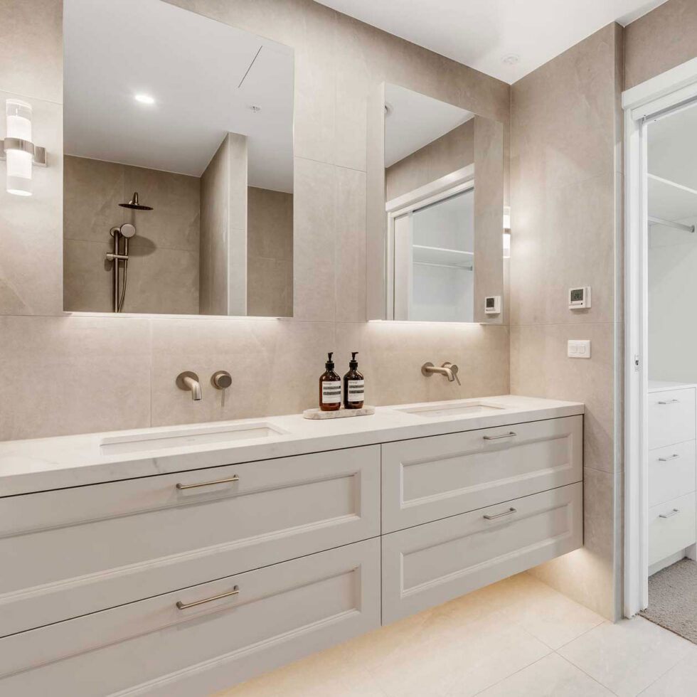 Amberfield apartment bathroom